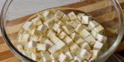 Шаг 1: супа-пюре из корневого сельдерея с голубым сыром