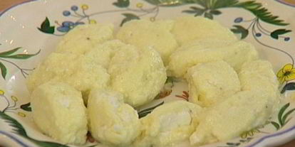 Шаг 5: супа-пюре из спаржи с клецками из феты