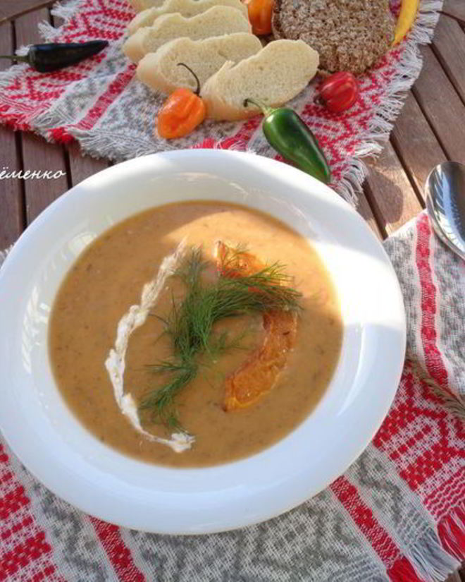 Рецепт тыквенного супа-пюре с грибами и перцем чили