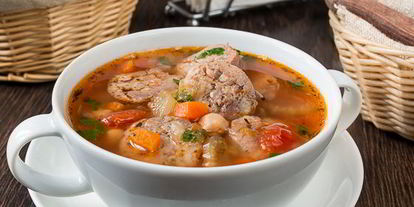 Шаг 9: супа с деревенскими колбасками и нутом