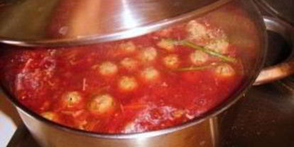 Шаг 6: супа с фрикадельками и томатной пастой