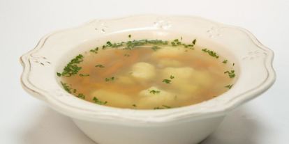 Шаг 3: супа с манными клецками