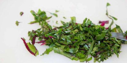 Шаг 16: свекольника холодного с ботвой