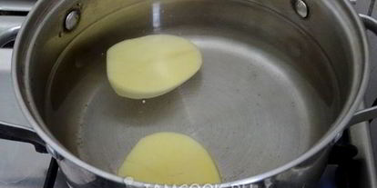 Шаг 2: свекольника с сосисками и сметаной