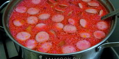 Шаг 12: свекольника с сосисками и сметаной