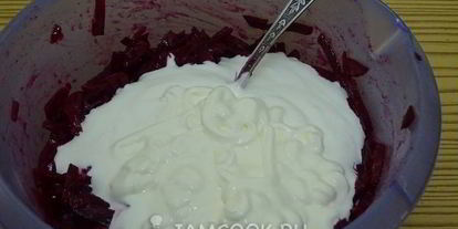 Шаг 7: свекольника с сосисками и сметаной