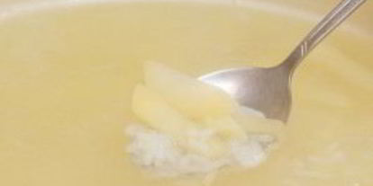 Шаг 3: горячего сырного супа с колбасой