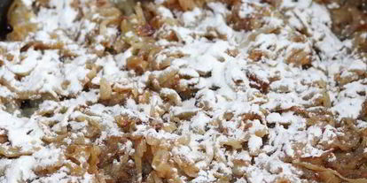 Шаг 2: луково-сырного суп с гренками