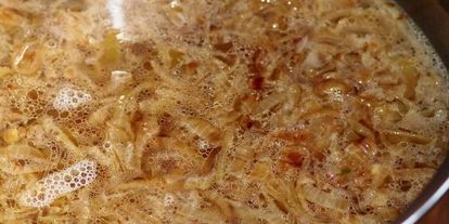 Шаг 3: луково-сырного суп с гренками