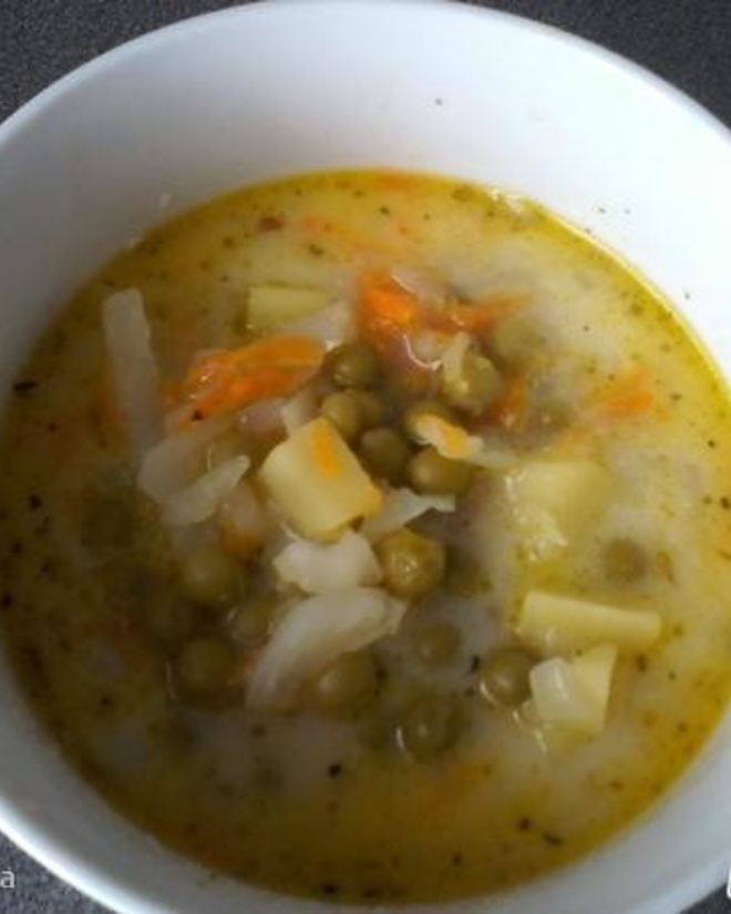 Рецепт сырного супа с горошком и капустой