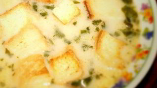Рецепт Сырного супа с курицей, шампиньонами и гренками