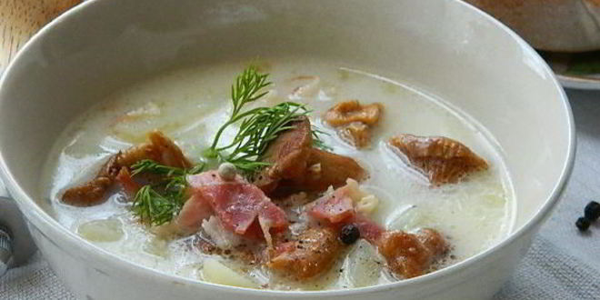 Рецепт сырного супа с лисичками и беконом