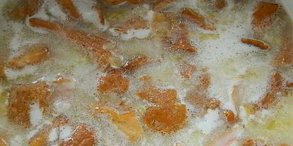 Шаг 5: сырного супа с лисичками и беконом