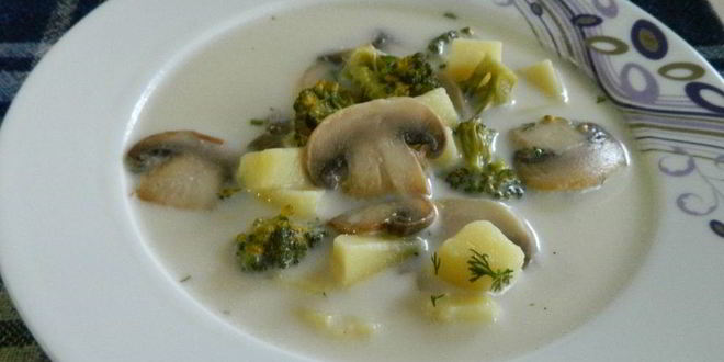 Рецепт сырного супа с шампиньонами и брокколи