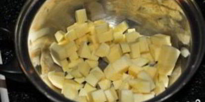 Шаг 1: сырного супа с шампиньонами и копченостями