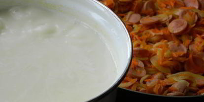 Шаг 7: сырного супа с сосисками