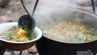 Рецепт Ухи из форели на костре