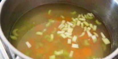 Шаг 6: вкусного куриного супа с лапшой