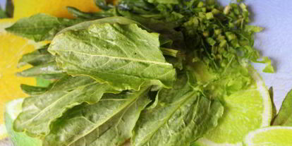 Шаг 2: зеленого супа из щавеля и крапивы