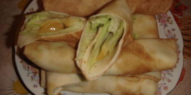 Рецепт блинов с копченым кальмаром и овощами