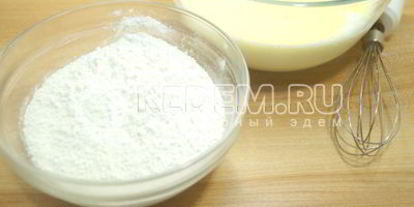 Шаг 2: блинов с курицей и морковью по-корейски