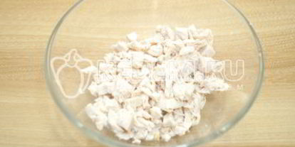 Шаг 6: блинов с курицей и морковью по-корейски