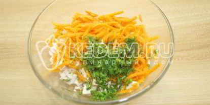 Шаг 7: блинов с курицей и морковью по-корейски