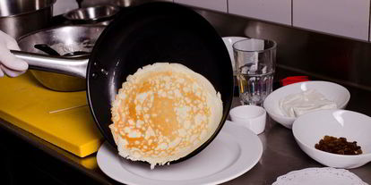 Шаг 4: блинов с творогом и фруктами