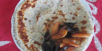 Шаг 4: маковых блинов с яблоками и черносливом