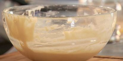 Шаг 1: панкейков с грушевым сиропом и горячий шоколад