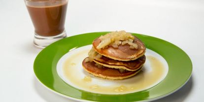 Шаг 4: панкейков с грушевым сиропом и горячий шоколад