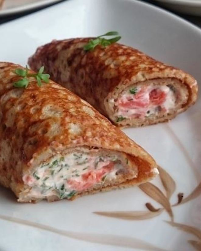 Рецепт ржаных заварных блинов начиненных неркой, зеленью и творожным сыром