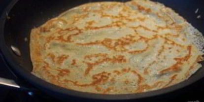 Шаг 4: тоненьких блинов на молоке