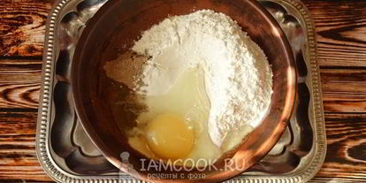 Шаг 6: тонких блинов с дырочками на сметане