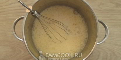 Шаг 3: тонких блинов с дырочками на сыворотке