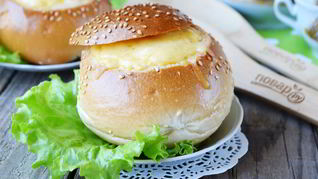 Рецепт Булочек, фаршированных омлетом, на завтрак