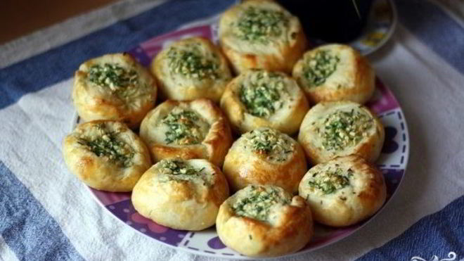 Рецепт Булочек с чесноком и зеленью