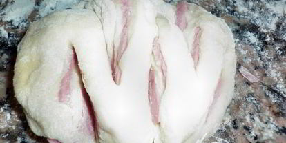 Шаг 4: булочек с колбасой