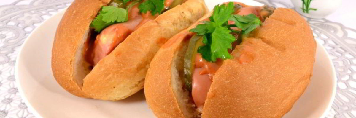 Рецепт Булочек с сардельками и сыром в микроволновке