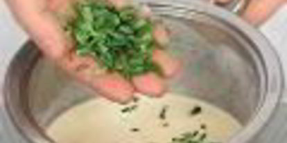 Шаг 1: булочек с зеленым луком и ветчиной