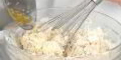 Шаг 2: булочек с зеленым луком и ветчиной