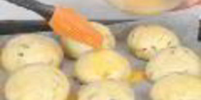 Шаг 3: булочек с зеленым луком и ветчиной