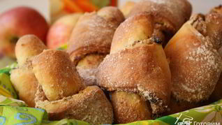 Рецепт Быстрых творожных круассанов с яблочно-ореховой начинкой