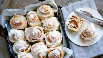 Рецепт Дрожжевых булочек Синнабон с корицей