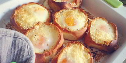 Шаг 6: глазуньи в булочке с пармезаном и красной икрой