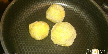 Шаг 5: картофельных булочек с плавленным сыром