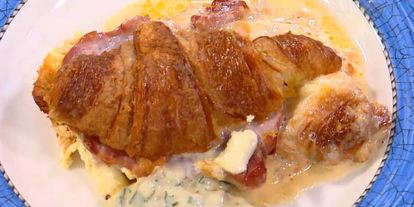 Шаг 10: круассаны, запеченные с яйцами, сыром и ветчиной