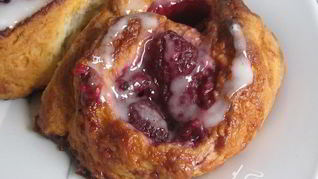 Рецепт Малиновых булочек улитки