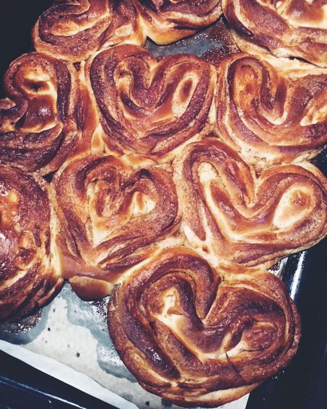 Рецепт мягких плюшек с сахаром