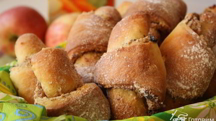 булочки с изюмом